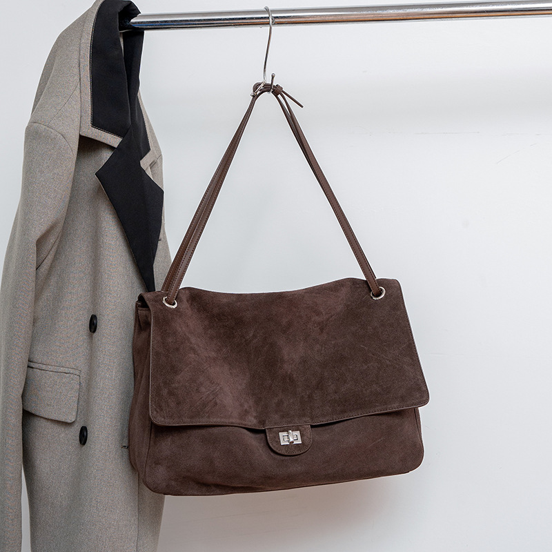 Leather Work Handbag - 本物のスエードレザー製女性用アンダーアームショルダーバッグ、調節可能なストラップ付きフラップレトロワークトートバッグ、大容量通勤ハンドバッグ